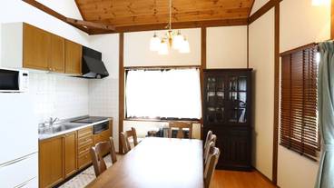 客室内のダイニングエリア / 25