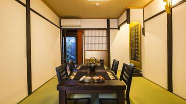 客室内のダイニングエリア / 6