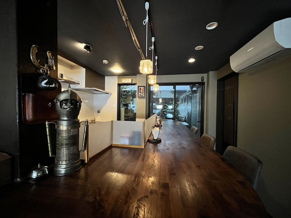 客室内のダイニングエリア