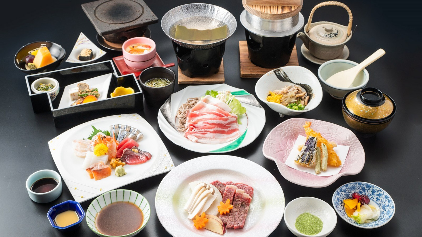 黒豚、黒牛、薩摩黒鶏を一度に味わえるディナーに、焼酎バーも嬉しい♪4022231