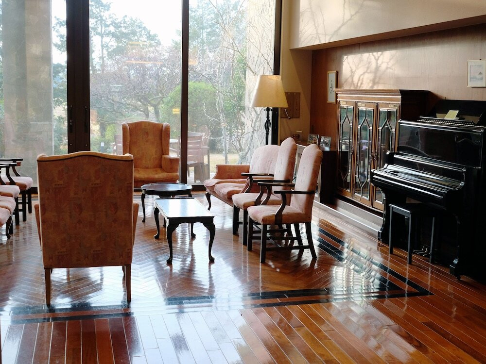 ロビーラウンジ