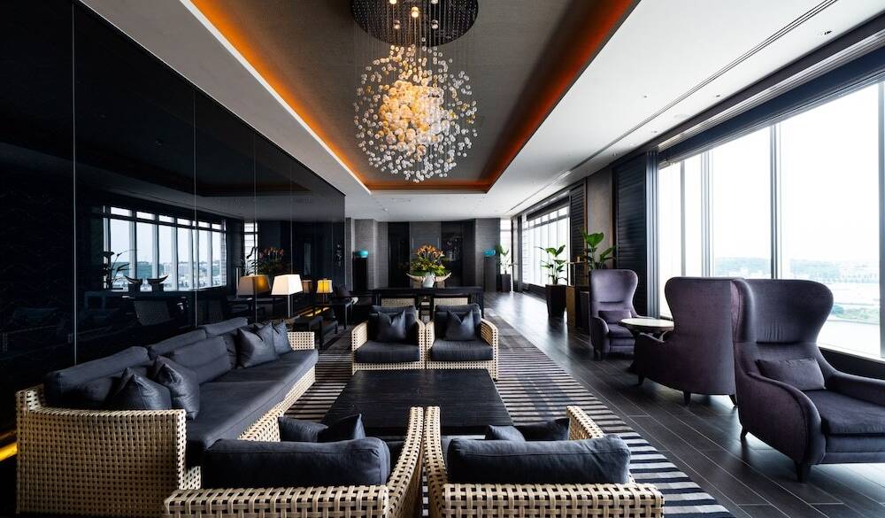 最上階ロビー / 2