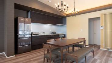 客室内のダイニングエリア / 5