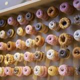 圧巻のドーナツスタンド / 1