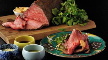 ディナービュッフェ ローストビーフの藁焼き / 2