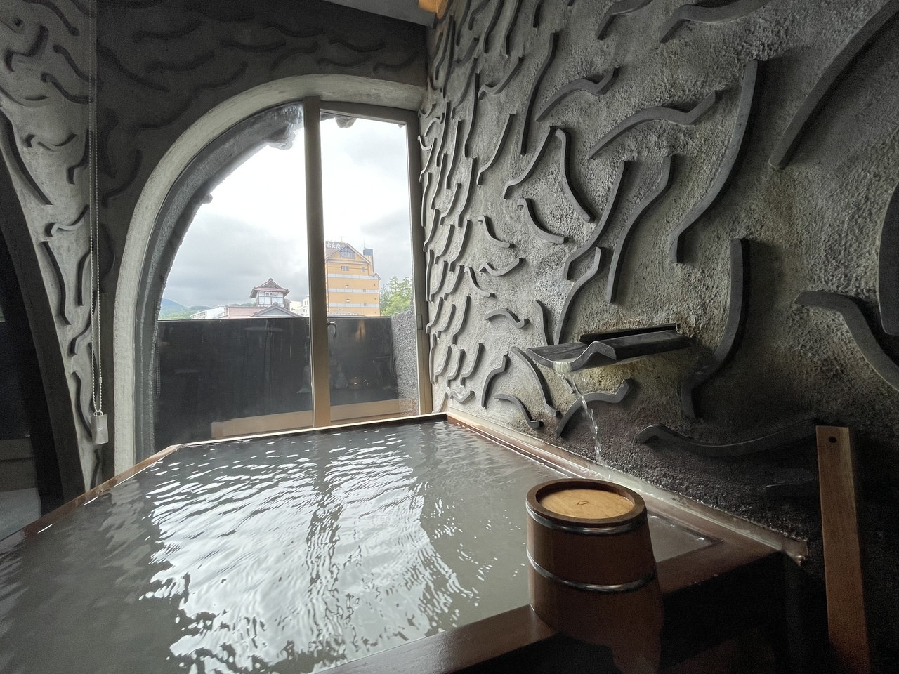 1日1組限定！湯畑の目の前に建つ隈研吾氏の世界観に浸れる宿3493439