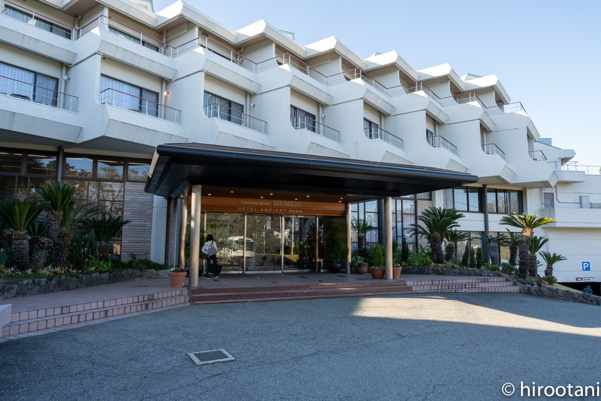 立派な外観、ロケーションよし