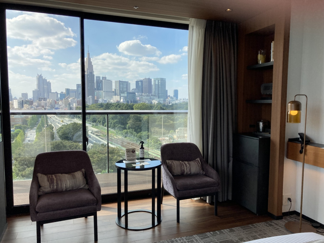 ビジネスホテルですが、眺望と部屋の調和が取れていて素敵です