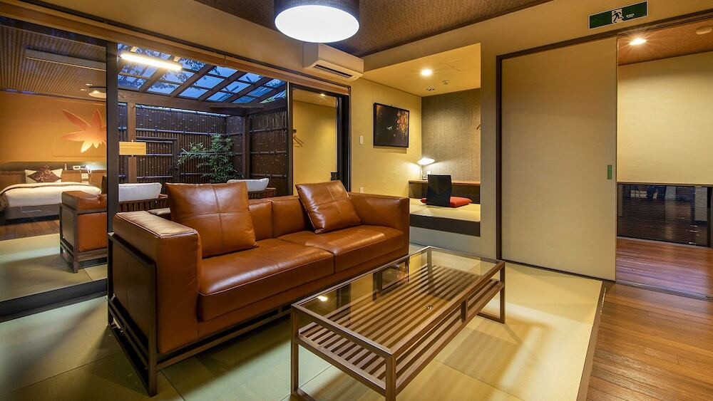 離れの宿 神隠れ4759611