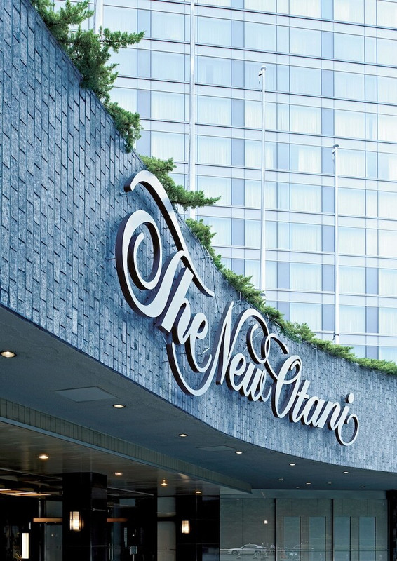 ザ・メイン 入口