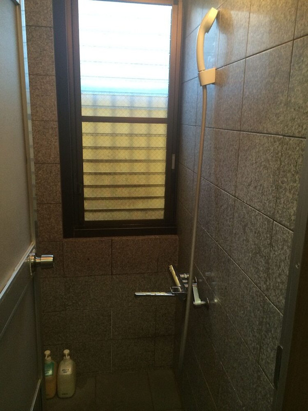 バスルームのシャワー