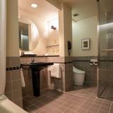 シャワーブース付きのバスルーム / 2