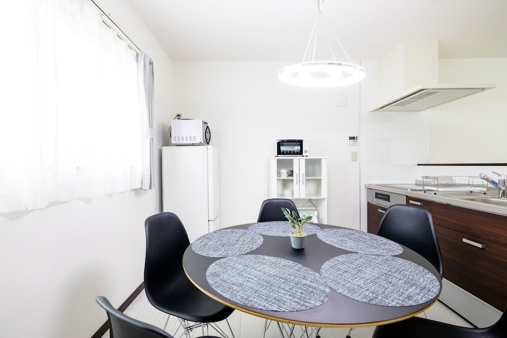 客室内のダイニングエリア