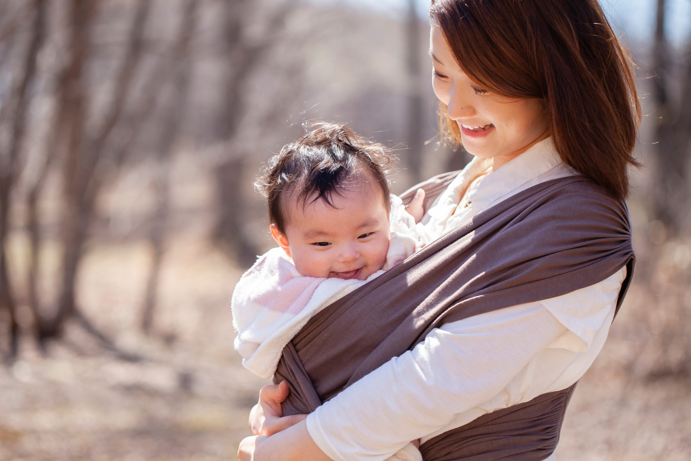 抱っこ紐で抱っこ