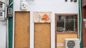 施設の入り口 / 13