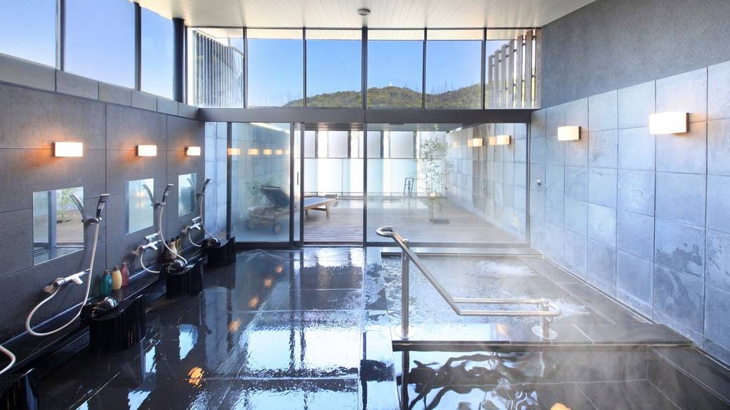 一日の疲れを癒す
露天風呂&大浴場 / 2