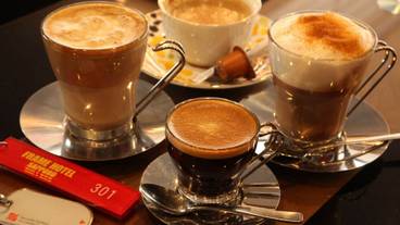 食事・飲み物 / 4