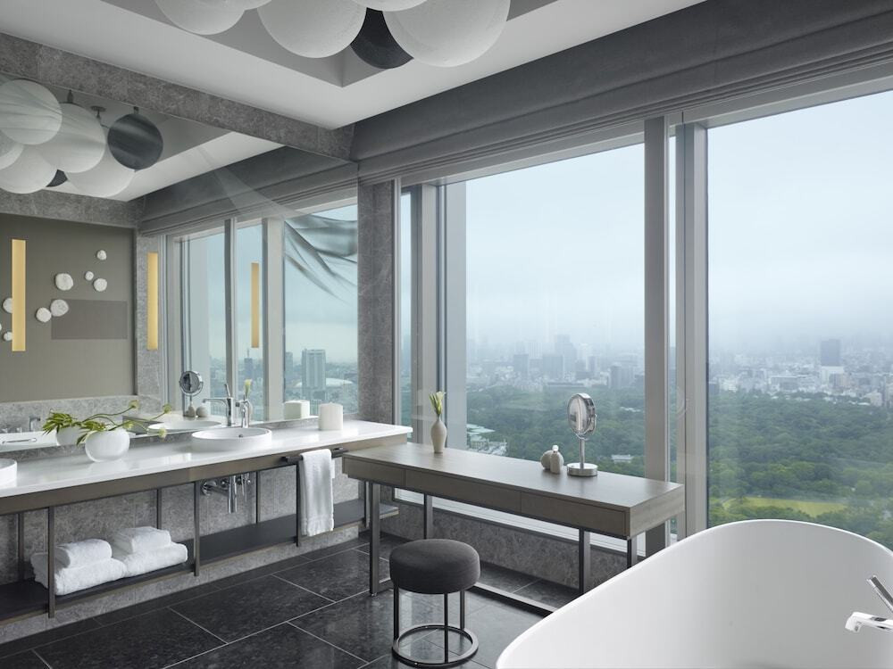 大手町で高層階からの眺めを楽しむ、上質なおこもりステイ4024192