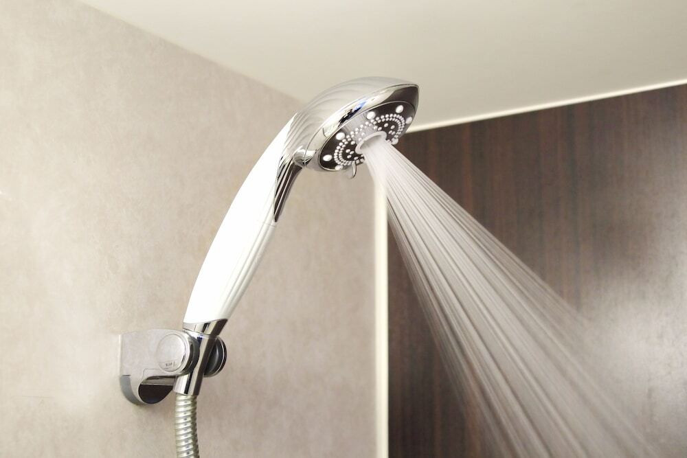 バスルームのシャワー