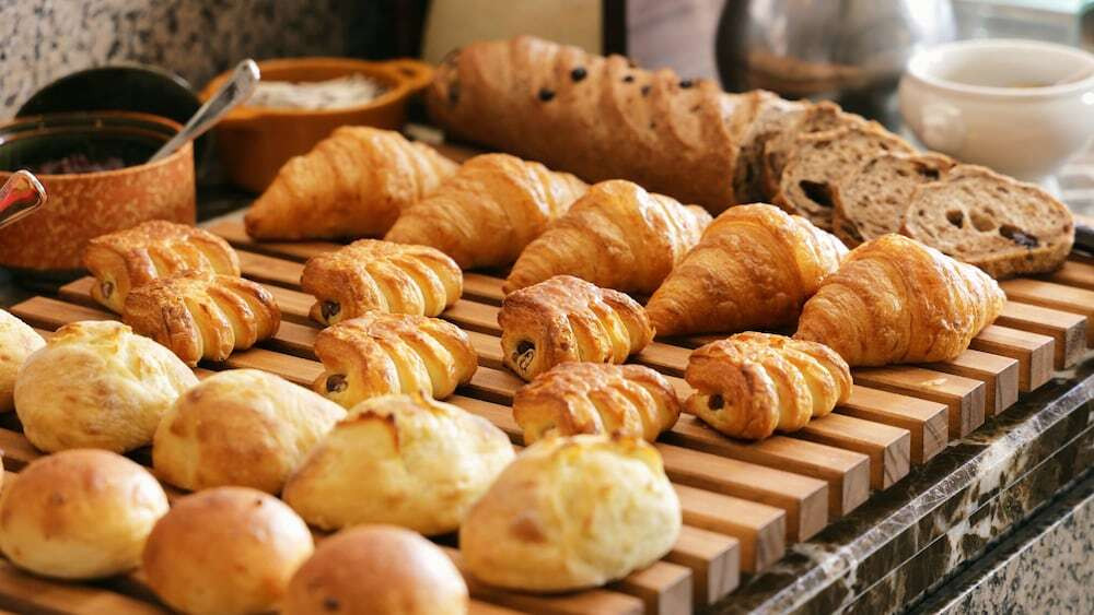 朝食 パンコーナー