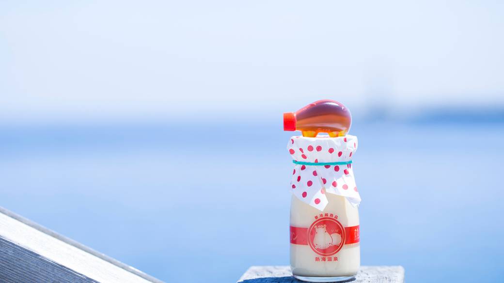 行列のできる人気店
「熱海プリン」へ☆ / 2