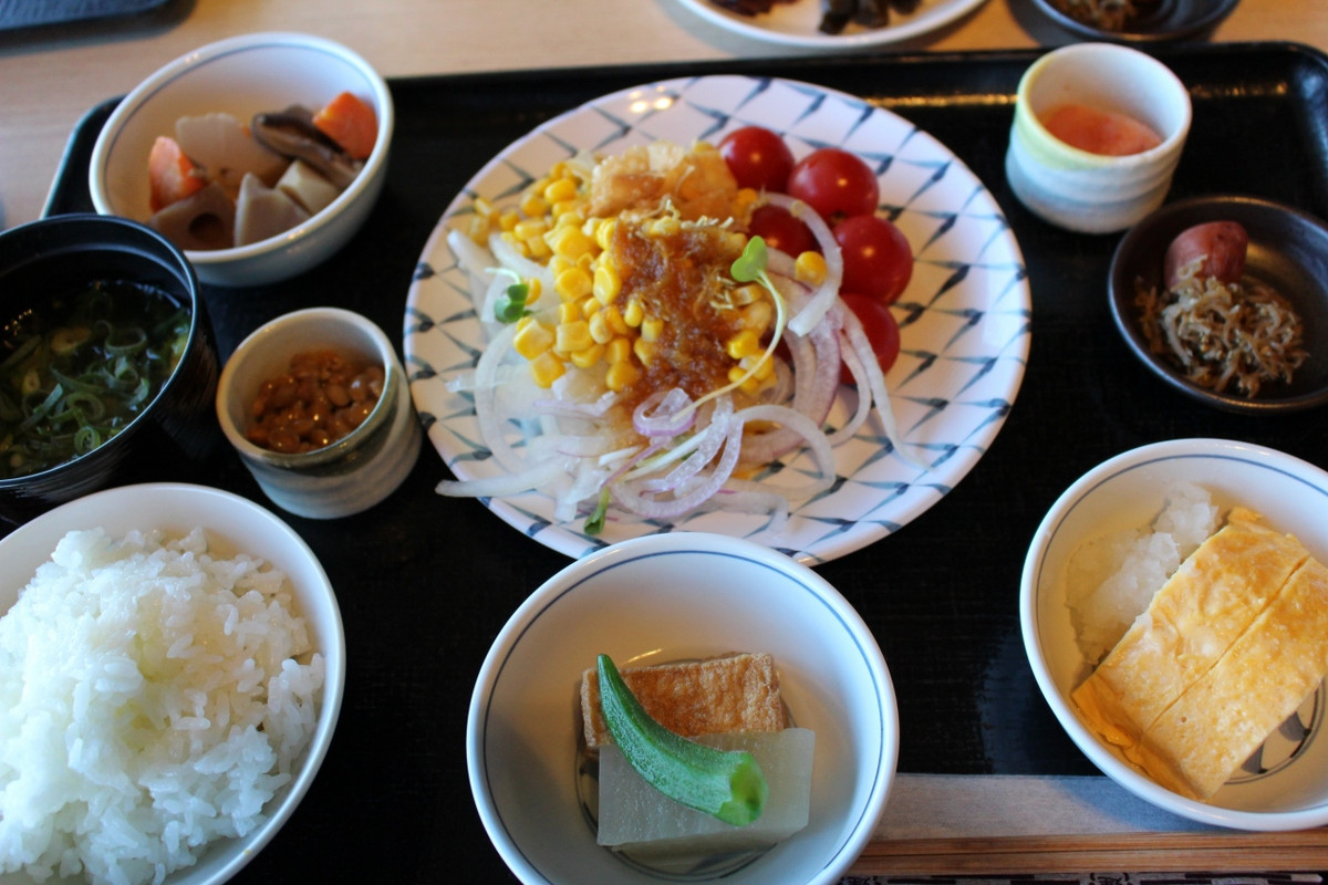 野菜中心にいただいた朝食