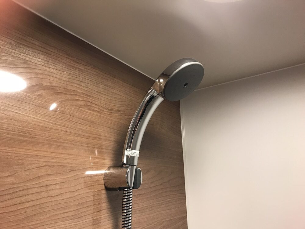 バスルームのシャワー