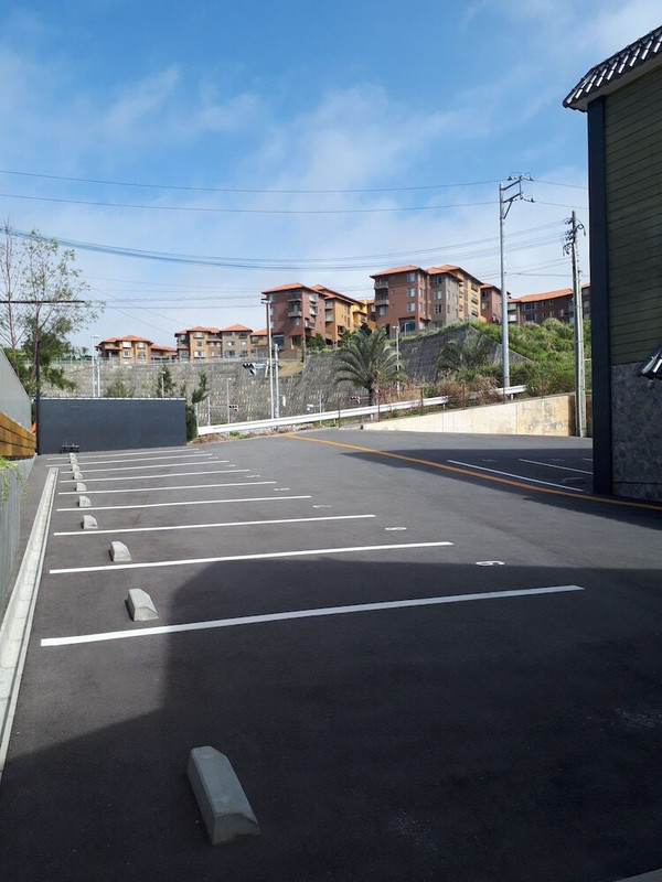 RV またはトラック用駐車場