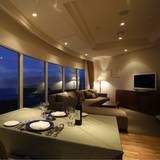 夕食は海を見ながら
創作フレンチを
 / 2