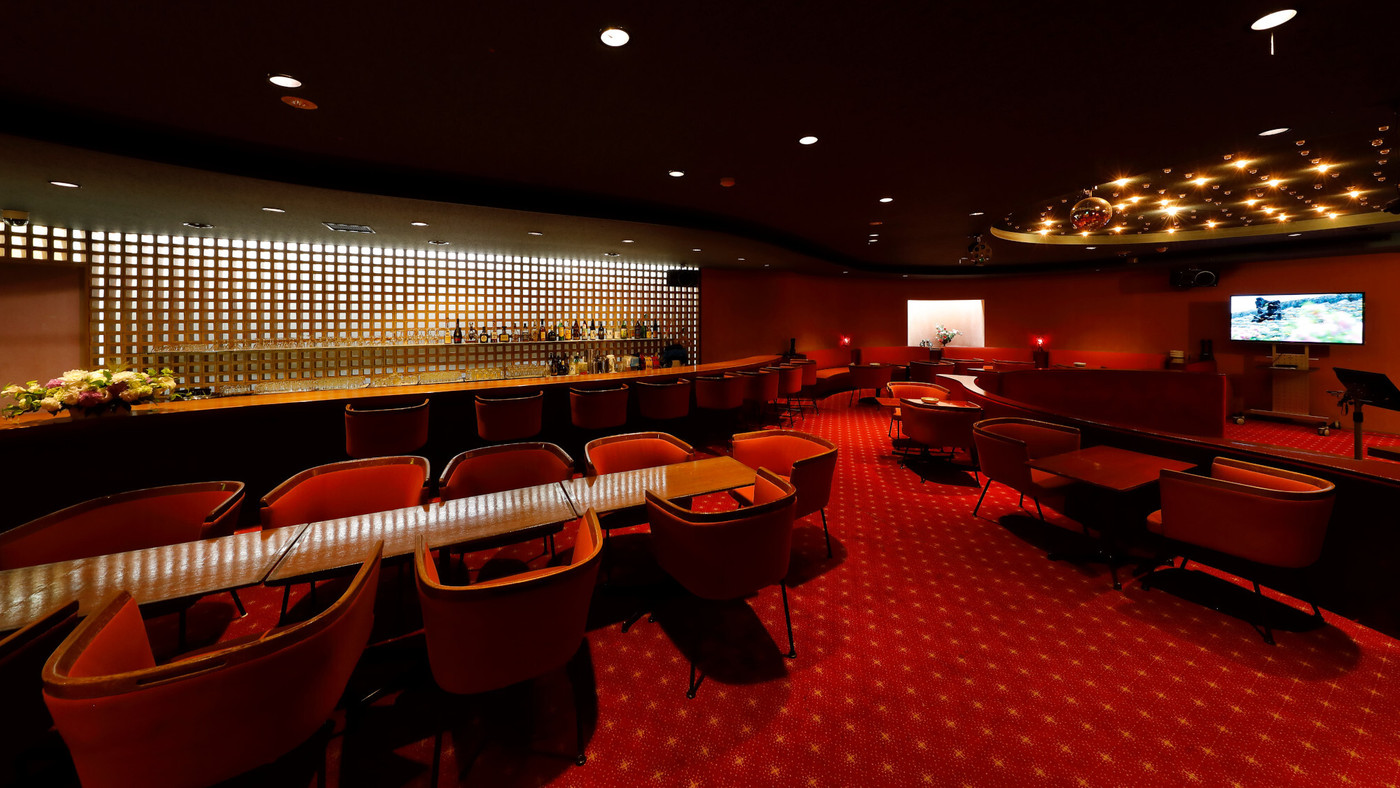 バーで大人の時間♪3392837