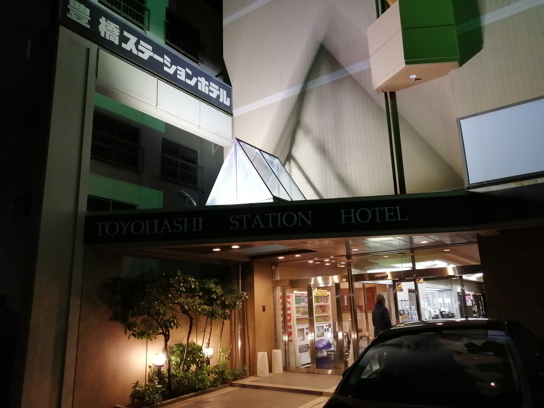 駐車場は少な目の様です。