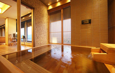 13 Yamaguchi Onsen Ryokan with Private Outdoor Baths for Families or Couples