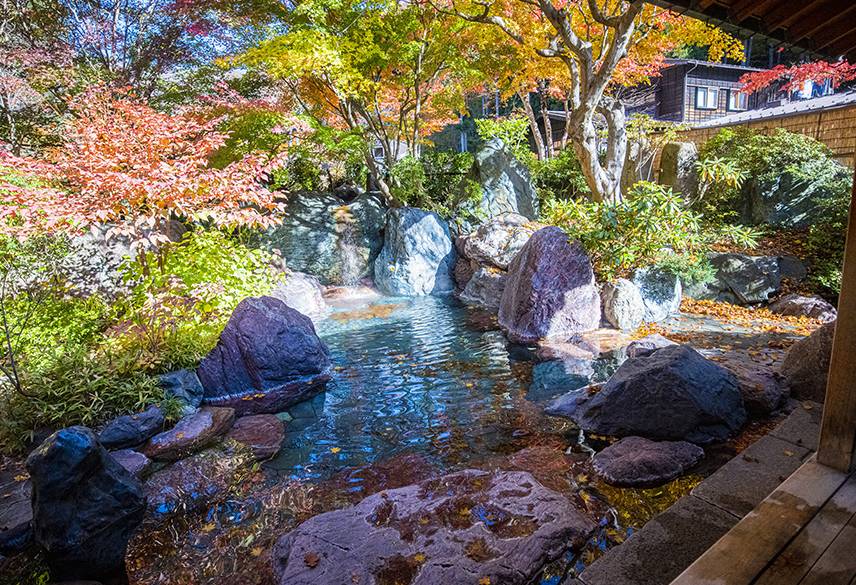 温泉で疲れた体を癒す
露天風呂「玉城乃湯」 / 1