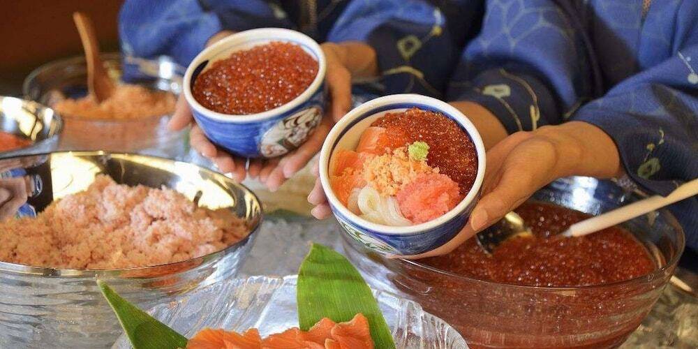 満足の朝食ビュッフェ
自由に作れる勝手丼 / 1