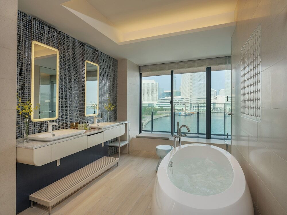 プライベートバルコニーから景色が楽しめる「コーナースイート」3708026