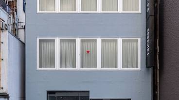 施設の入り口 / 12