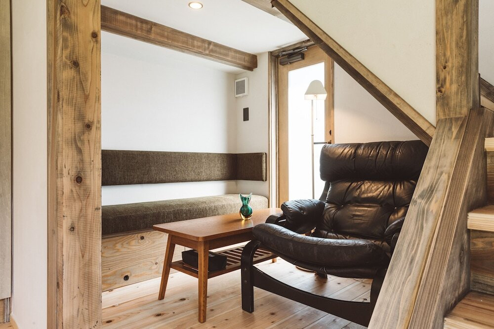 崖の家 KONAGATA 2 ソファ①