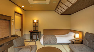 トリプル 42平米 禁煙 / 渓谷側 / 天然温泉客室風呂付き