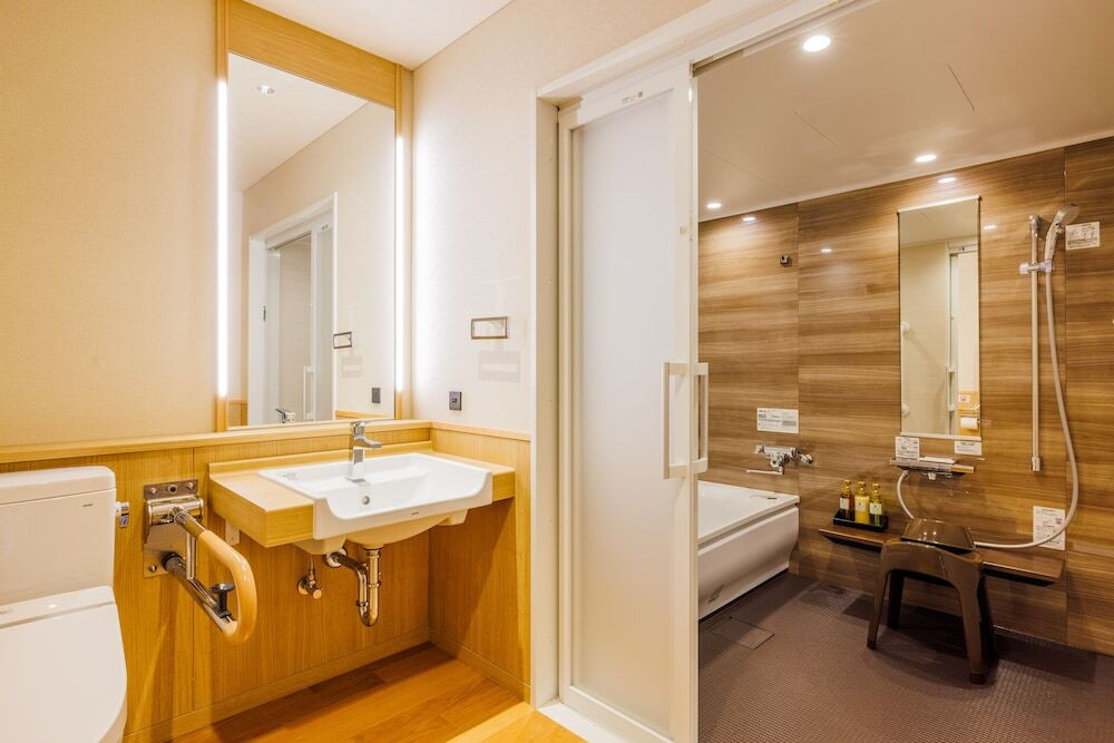 スーペリアユニバーサルツイン／浴室