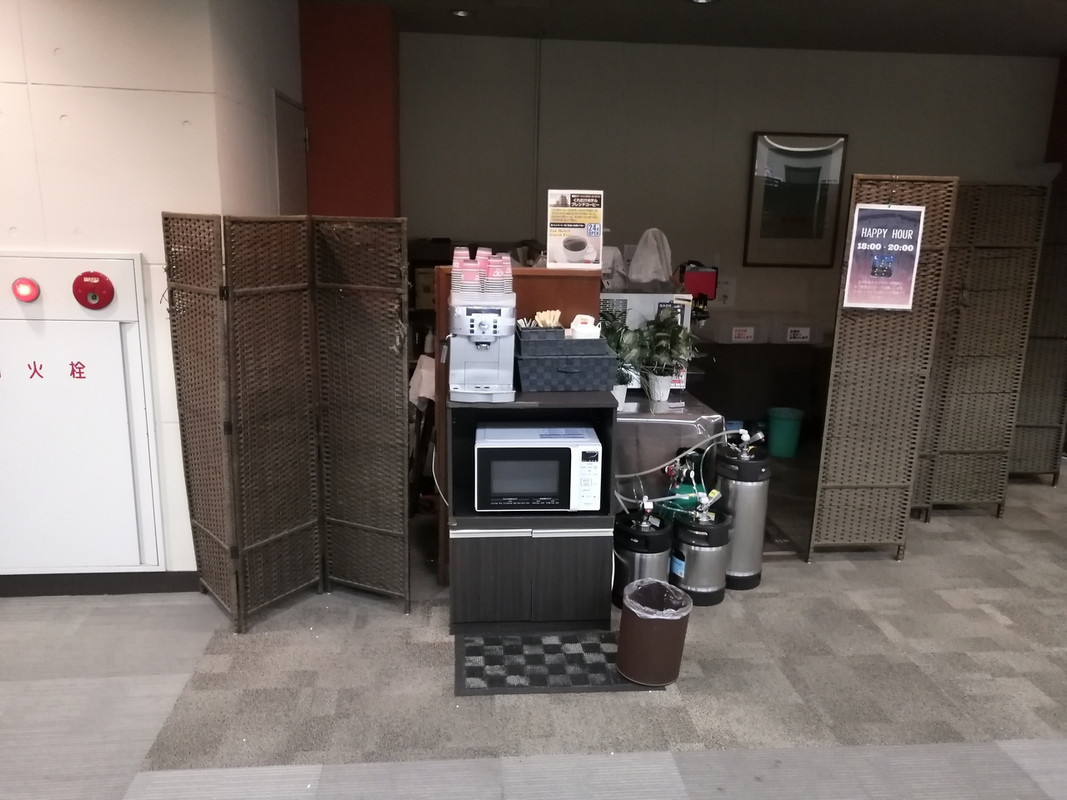 チェックイン時間が早いとハッピーアワーとしてビールが貰えるみ