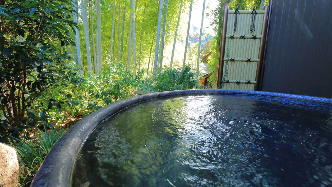 竹林を望む“離れ”で二人きりの時間を3479920