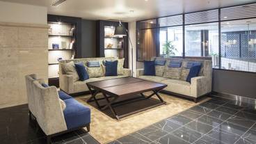 ロビーラウンジ / 3