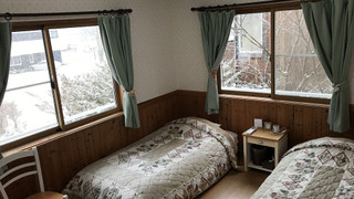 デラックス ツインルーム 共用バスルーム