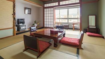 客室内のダイニングエリア / 11