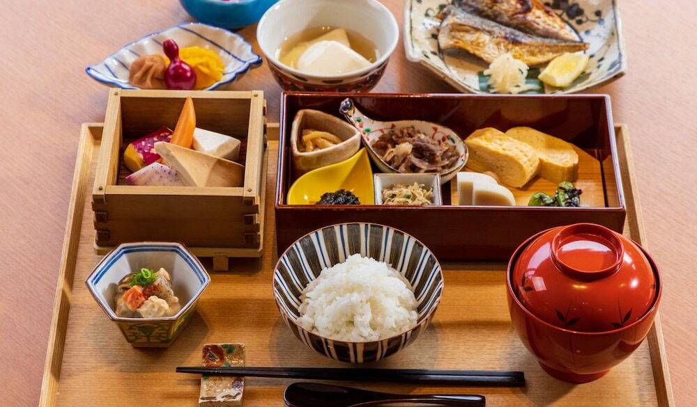 木漏れ日を感じる
ダイニングで朝食 / 2