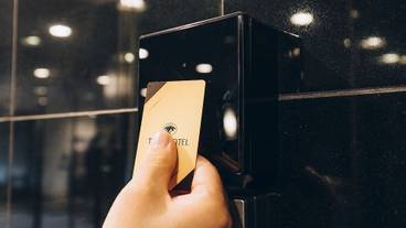 施設の入り口 / 9