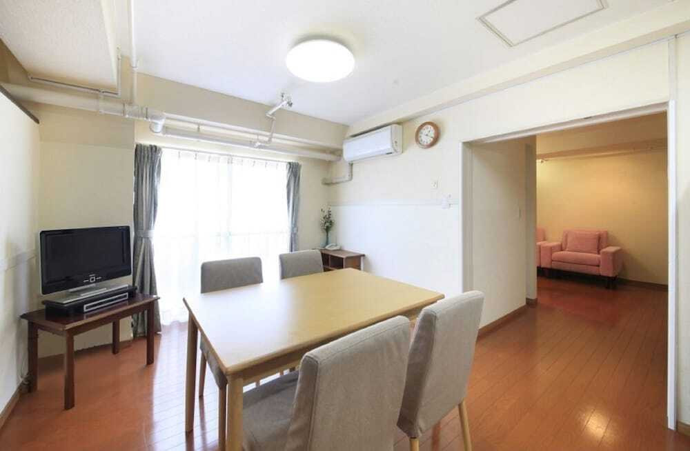 客室内のダイニングエリア