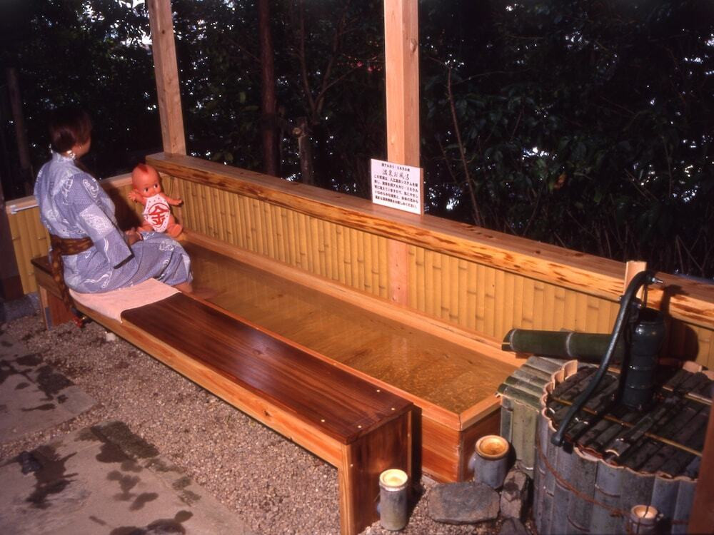 足湯_湯亭遊歩道_せせらぎ