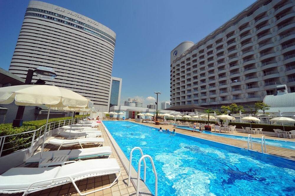 屋外、屋内2つのプールで都会のリゾートを満喫4264032