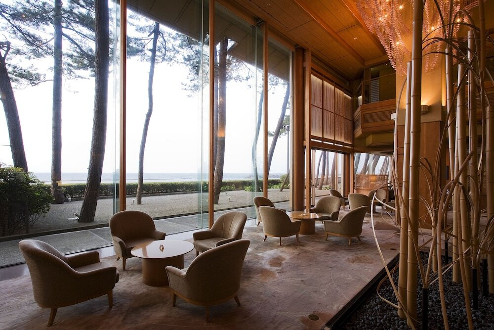 ロビーラウンジ